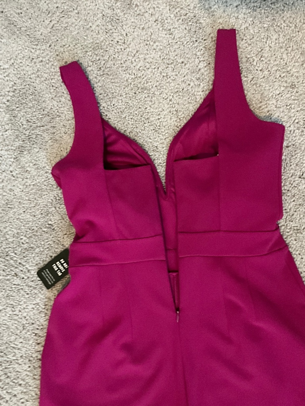NWT Express Berry Jumpsuit Size 6 Wide Leg Plunge Neck Pockets Sleeveless - Picture 5 of 6
